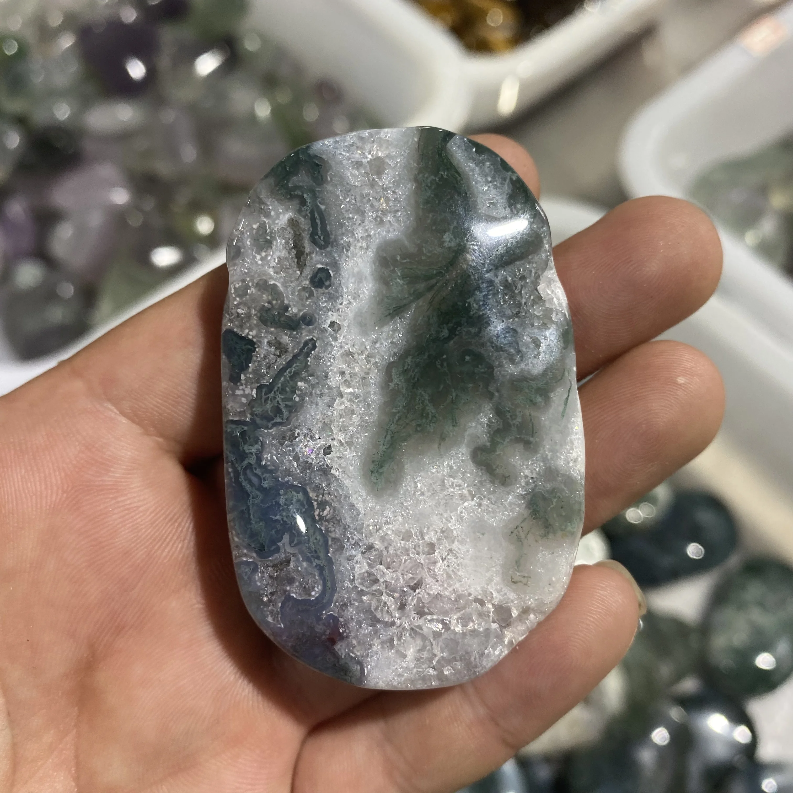 Wholesale Natural Gemstone High Quality Quartz Stone Moss Agate Palm For Decoration