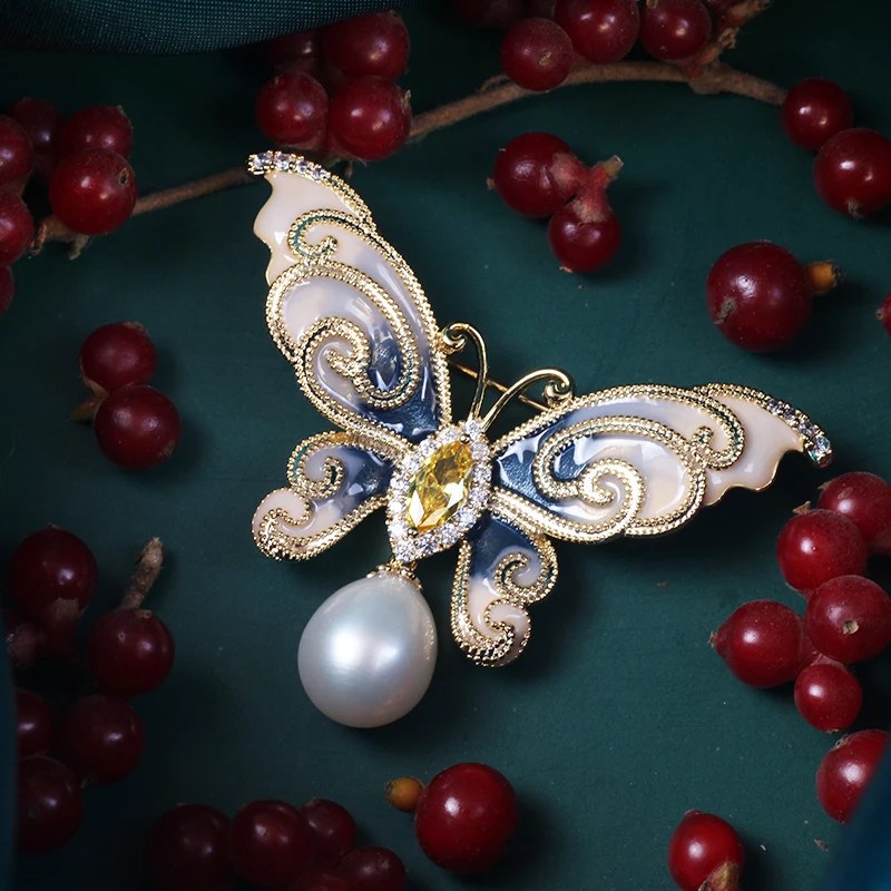 
crystal zircon fashion sweater pin azzling accessories Vintage butterfly brooch 