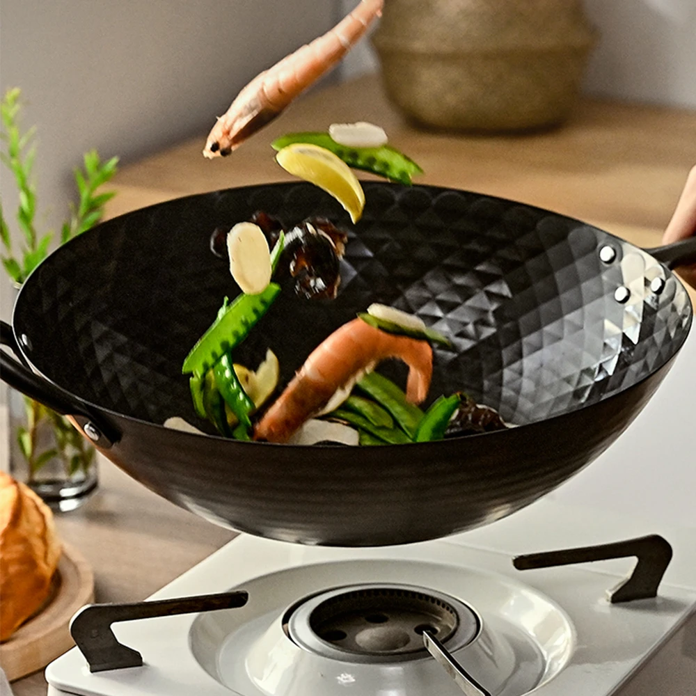 Traditional China Wok Cookware Non-Coating With Wood Handle Hand Hammers Wok