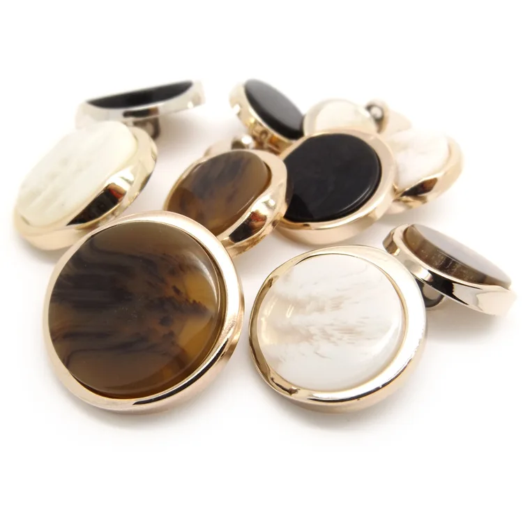 Wholesale Fashion Plastic Round 18mm Decorative Polyester Resin Sewing Shank Buttons For Clothing