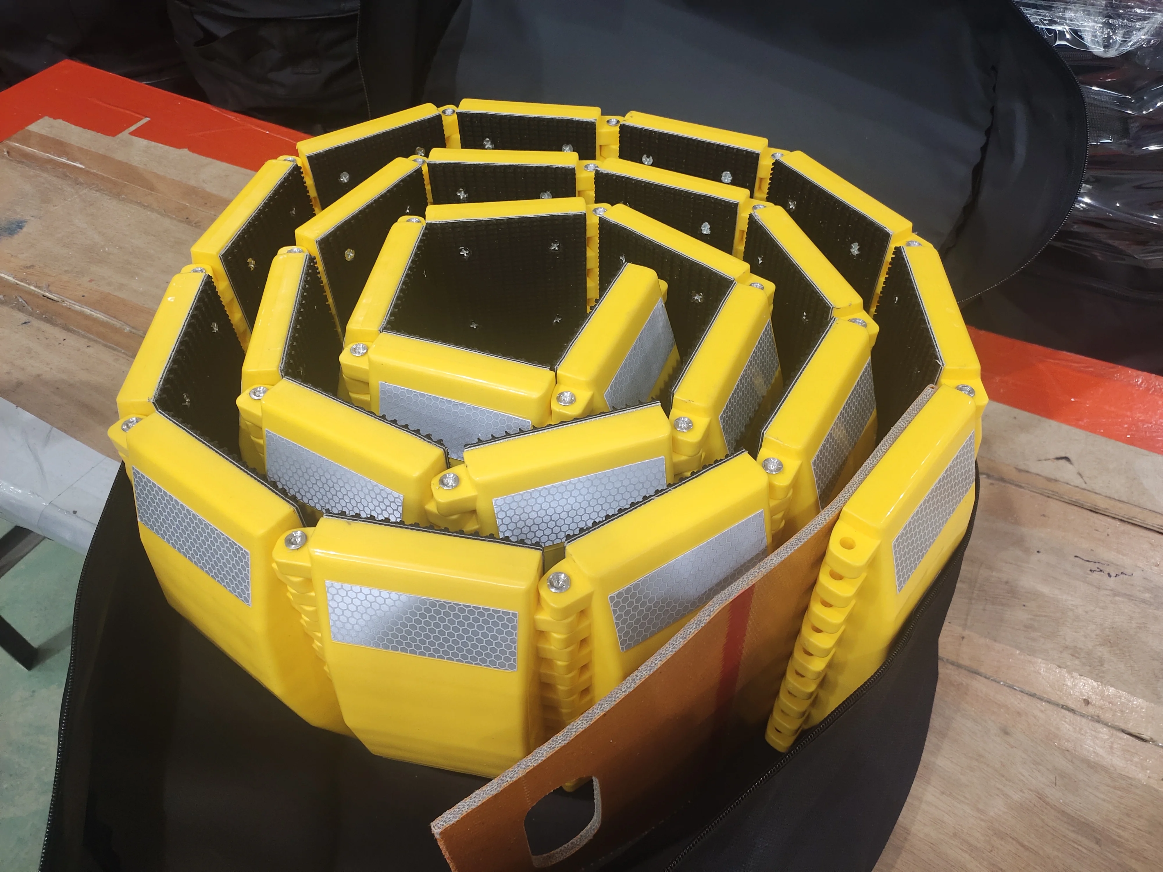 One Way Rolling Out Temporary Speed Ramp Portable Roll Up Speed Bump With Carrying Bag