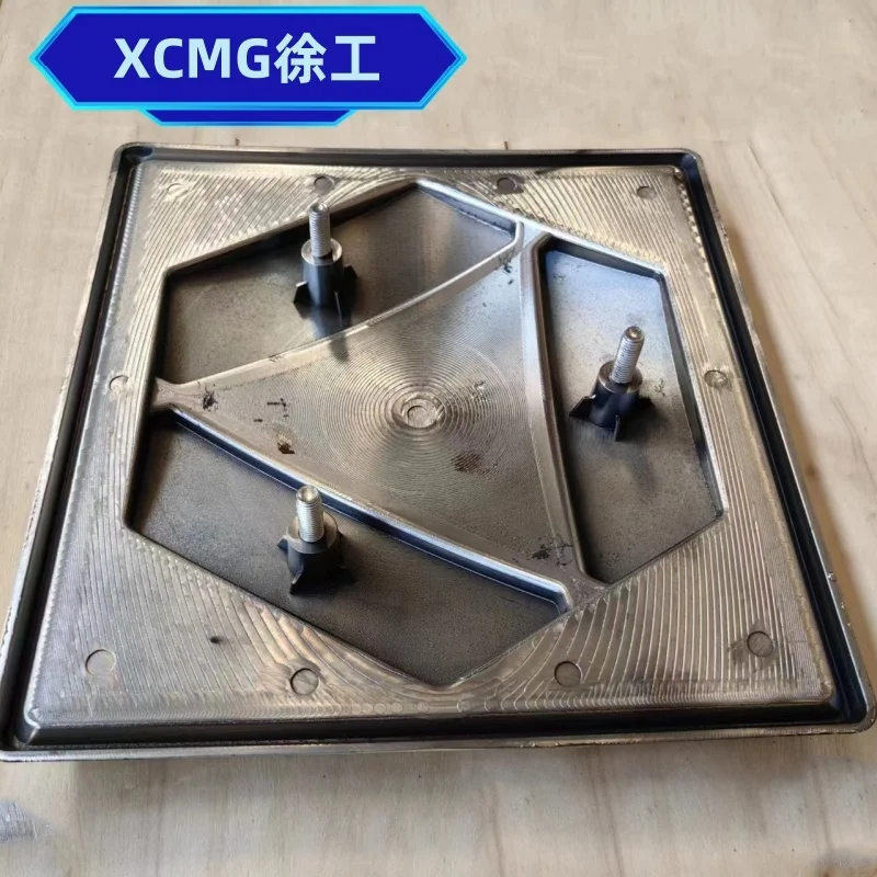 Original Hot selling parts Heavy Truck Accessory Sinotruk X-C-M-G HANVAN 39KFK232-21105 XCMG LOGO 453900544