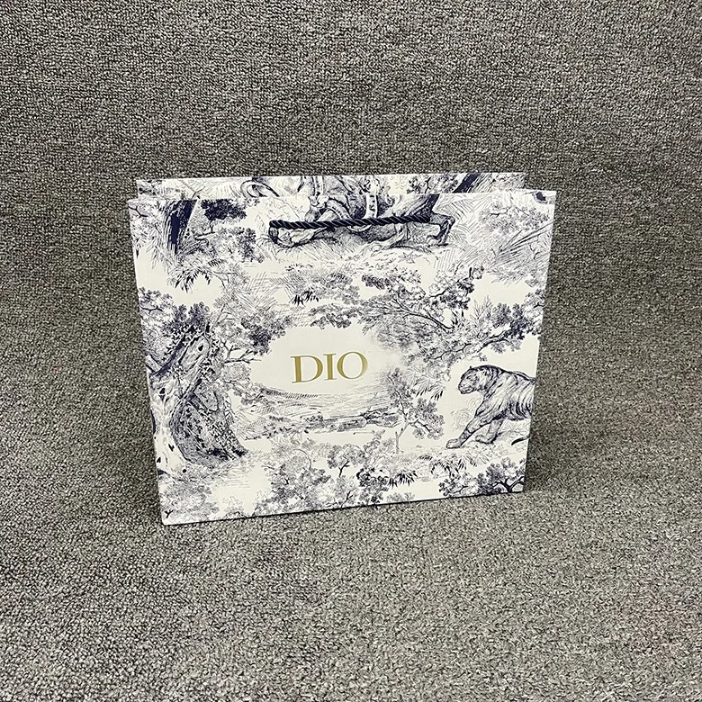 Высококачественный индивидуальный роскошный красочный бумажный подарочный пакет переработанный дизайн бесплатный логотип Высококачественная специальная бумага с ленточной ручкой