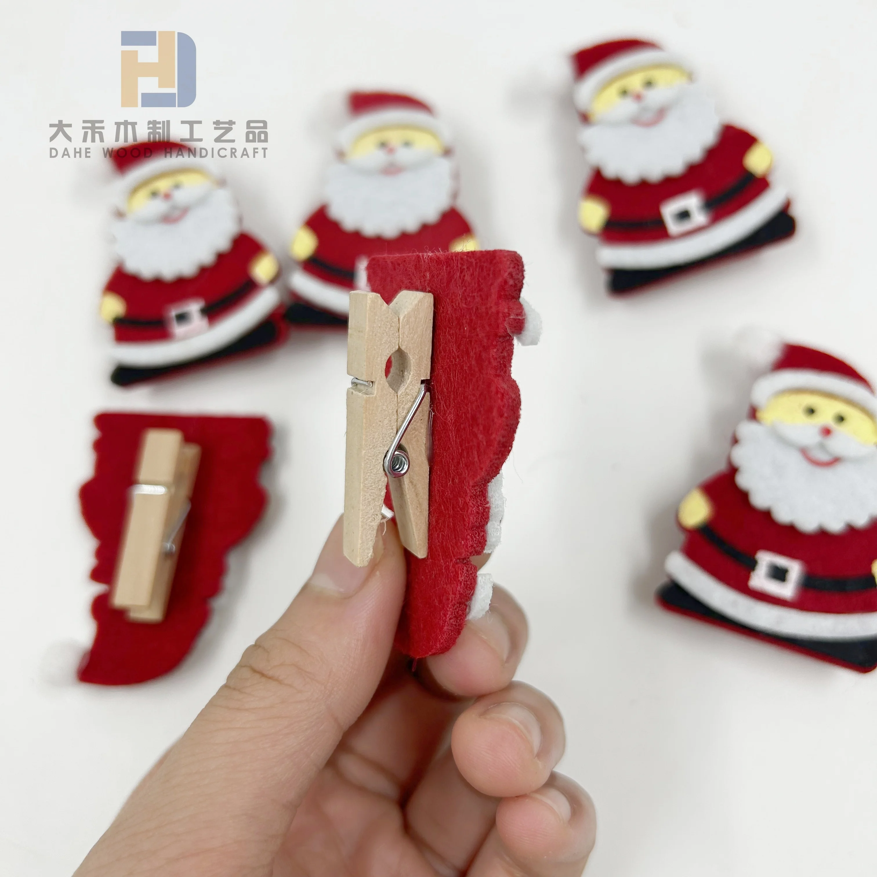 Wholesale Wooden Clip with Felt Santa Clause Decor Custom Wooden Clips Christmas Crafts for DIY Xmas Decoration