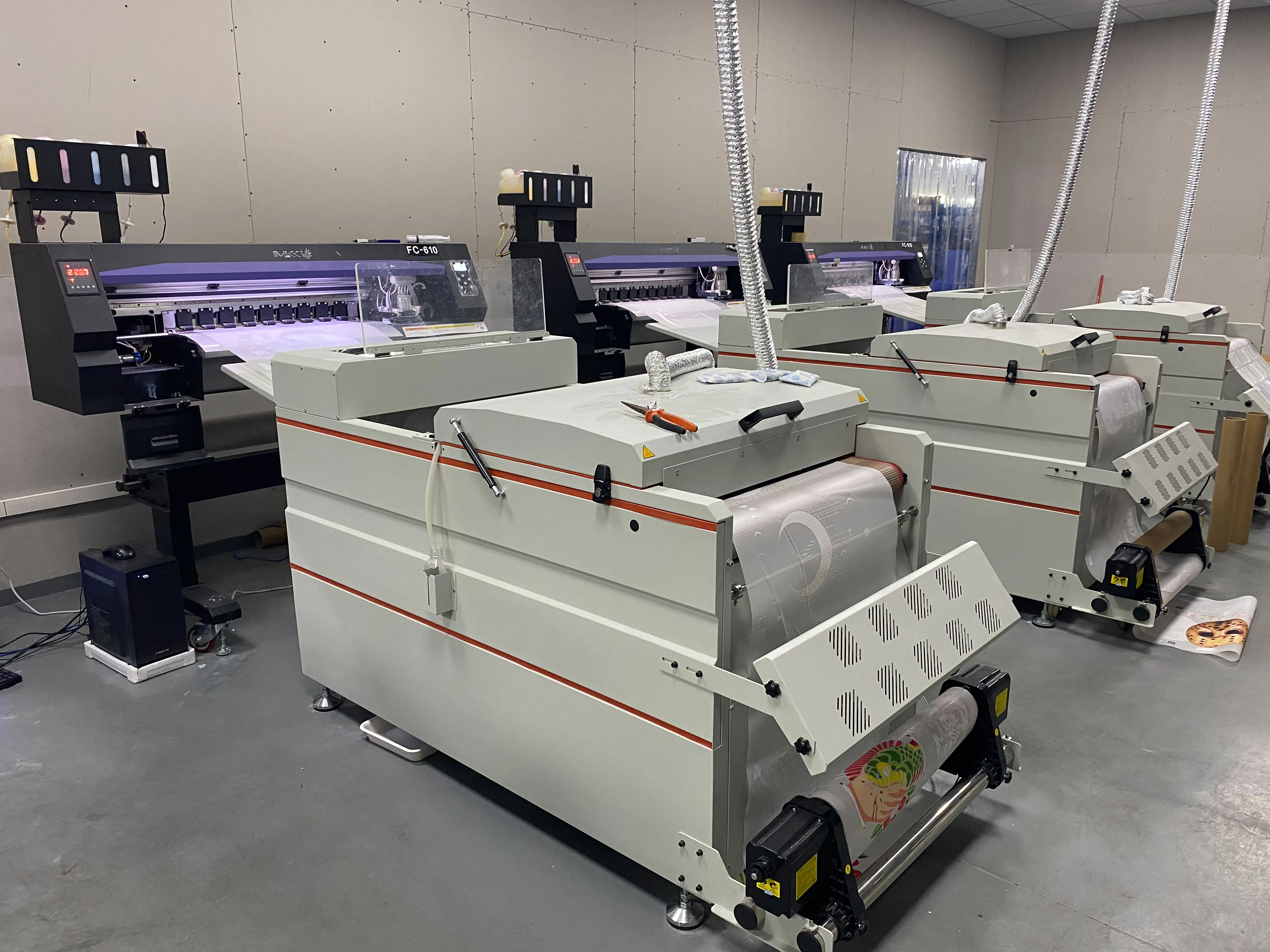 Wholesale  DTF 60cm T shirt PET Film Digital printer & Powder shaker Factory price T shirt printing automatic inkjet printer