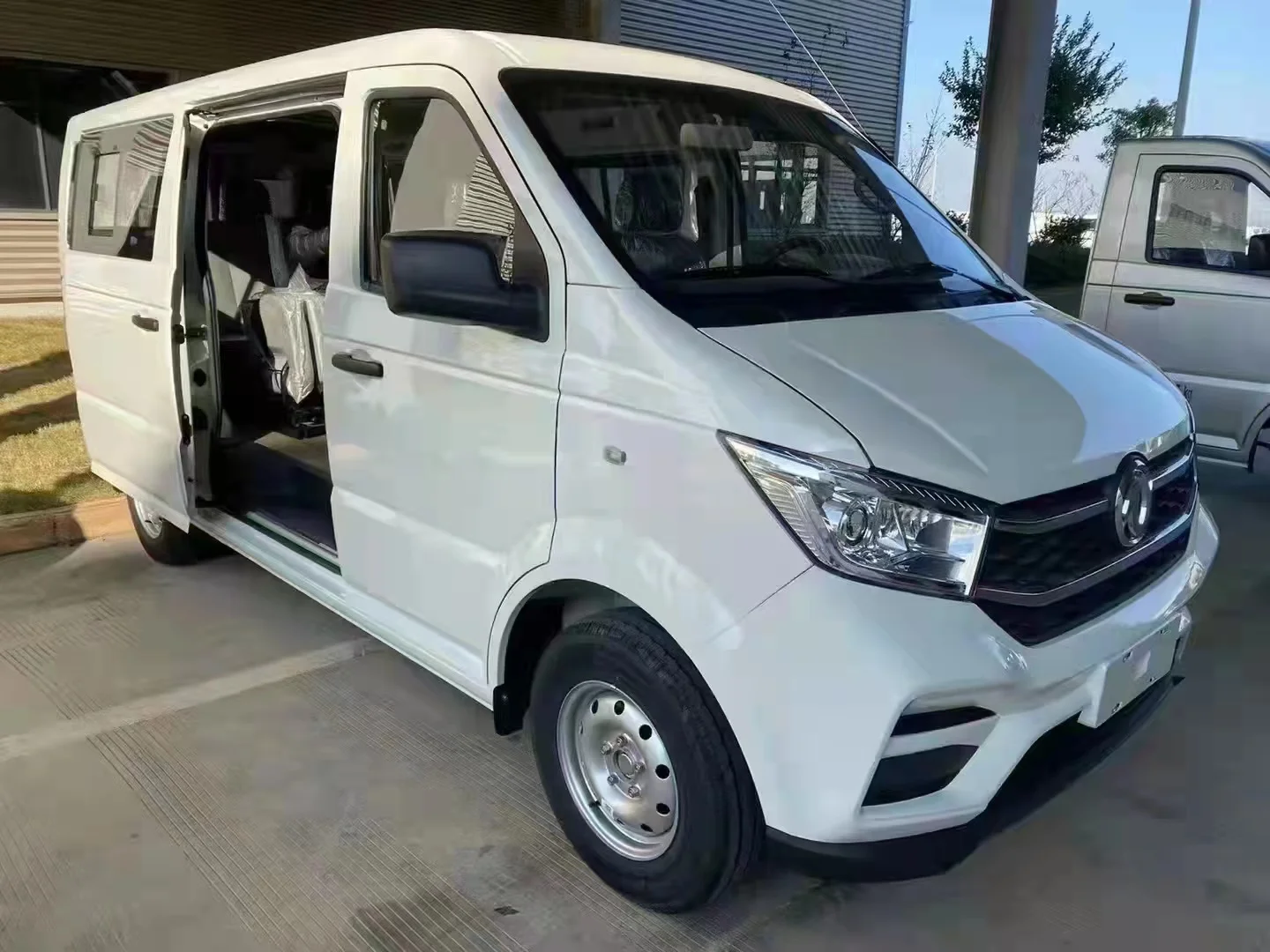 Dongfeng minivan car gas powered 2 seats 3 seats minivan gasoline vehicle for sale