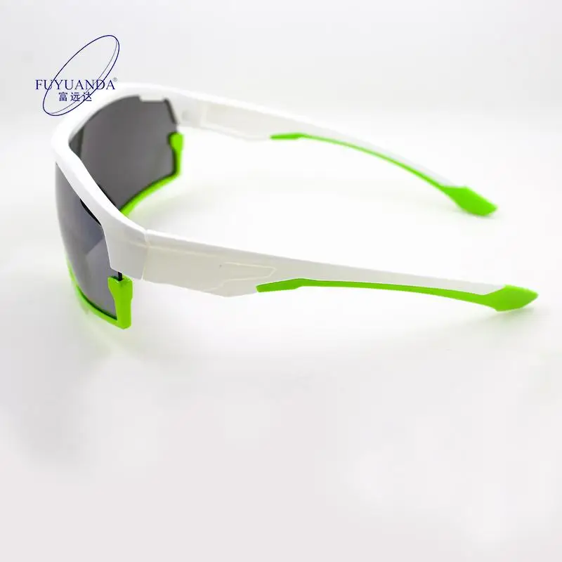 2024 New Design Unisex Sports Sunglasses Hot Selling UV400 TR90 Frame Cycling Sun Shade Glasses for Outdoor in Blue Black Purple