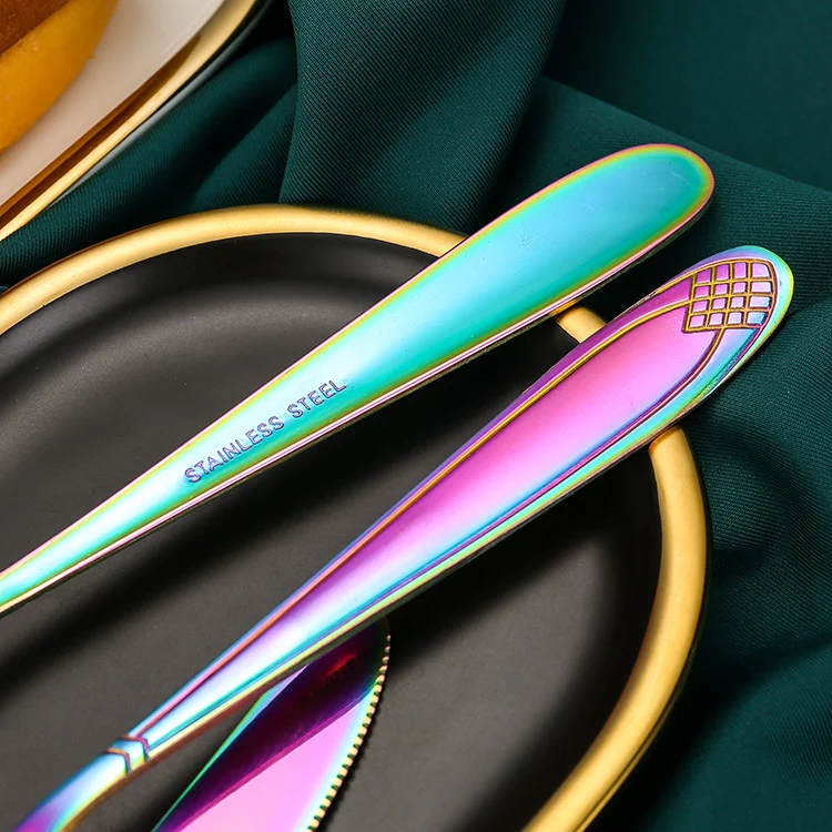 Amazon Best Selling Luxury Gold Stainless Steel 4 Pieces Cutlery Sets Flatware Spoon Fork Knif With Gift Box