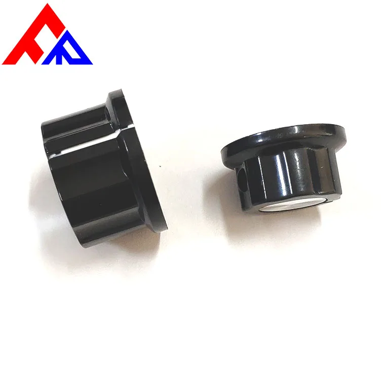 Большая рифленая черная поворотная ручка в стиле босса с серебряным верхом