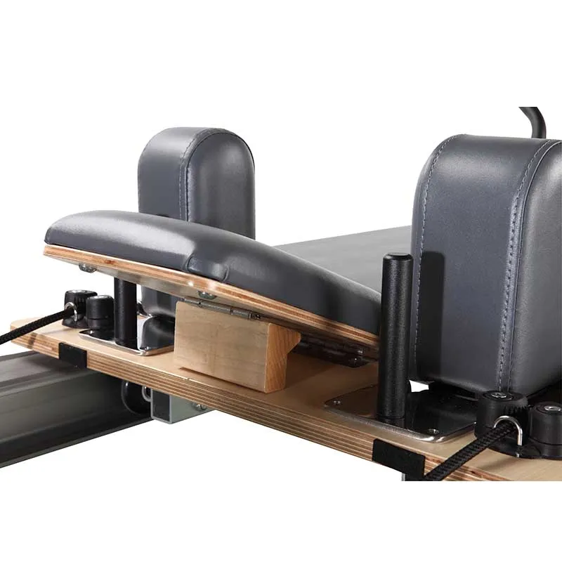 Pilates Reformer Fitness Equipment Black Gym Body Customized Aluminium Reformer With Sliding Footbar Yoga Clinical Reformer