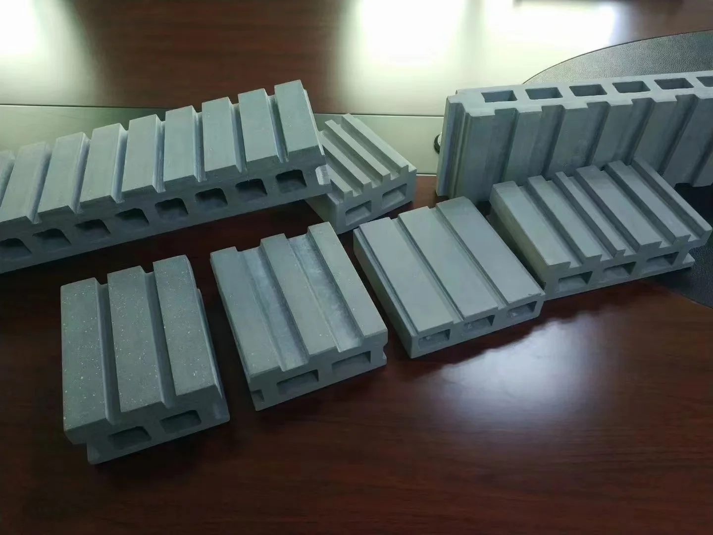 China Wall Tile Ceramic Extruding Machine High-end Brick Raw Materials Roof Clay Panels Making