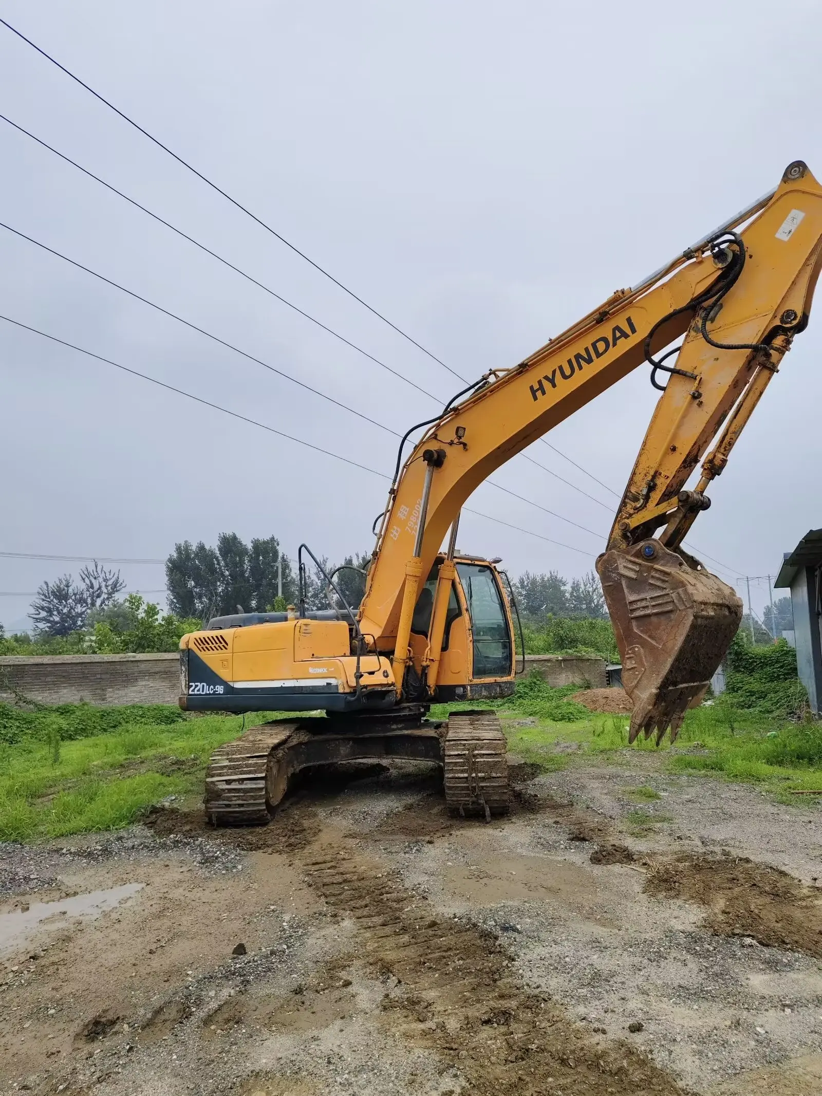 Highly recommend 220-9S Hyundai used Excavator On cheap Sale Used Hyundai 220-9S Excavators are ready to ship now