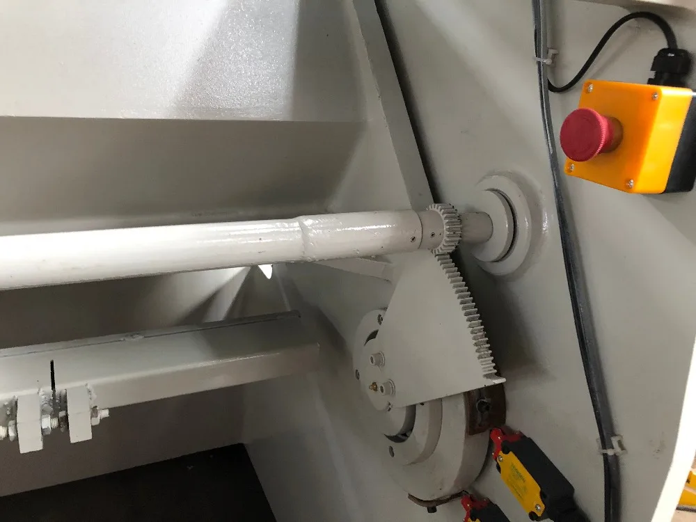 Центрическая стригальная машина, гильотинная машина для пластин, машина для резки нержавеющей стали