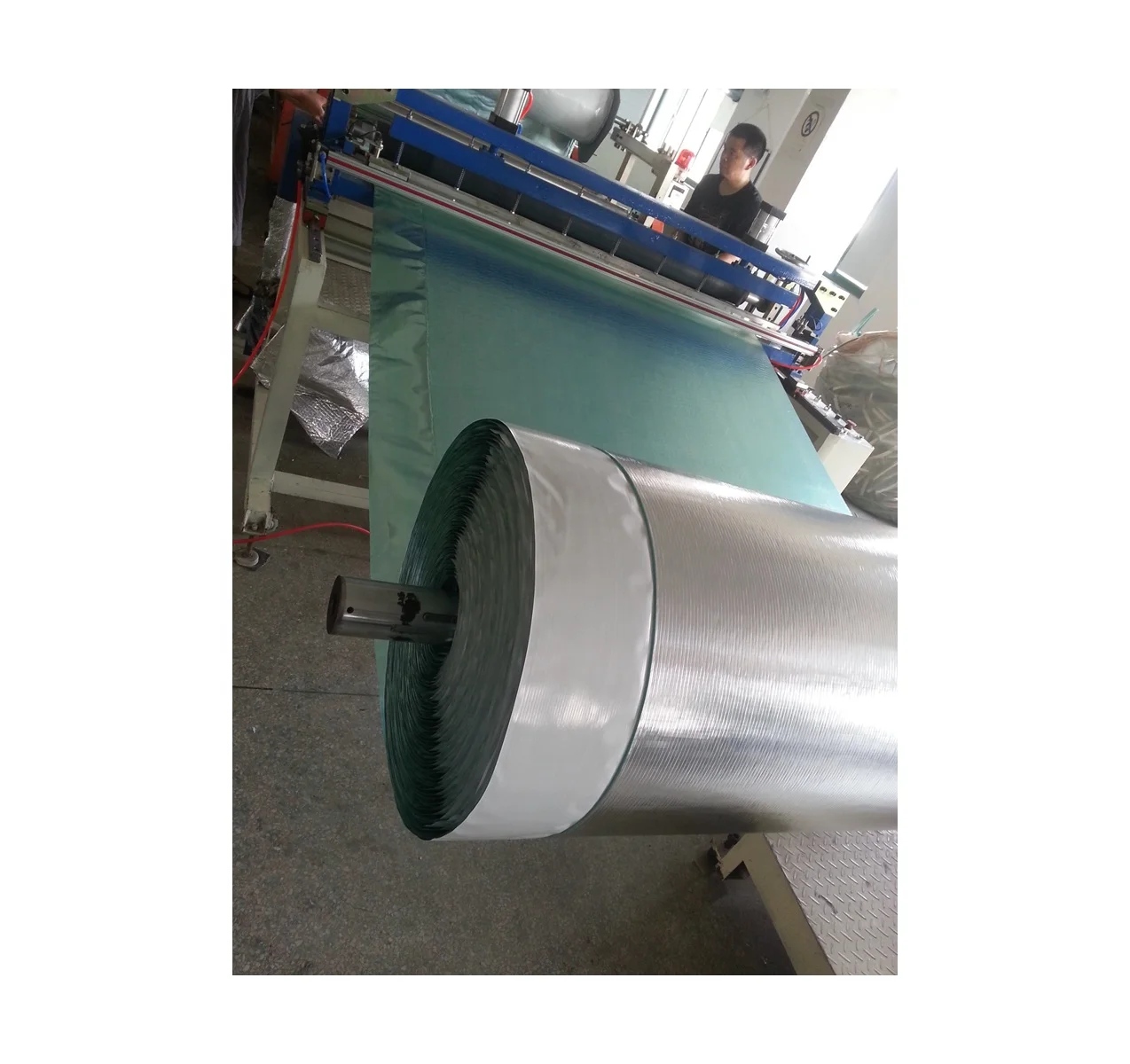 Proper Price Top Quality Popular Product High-strength Insulation Material Bubble Xpe Foam Aluminum Film Coated Woven Fabric