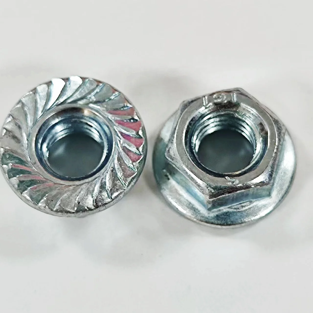 DIN Standard  Carbon Steel   ZINC plated Grade 4.8 M24 size  Flange  Nut