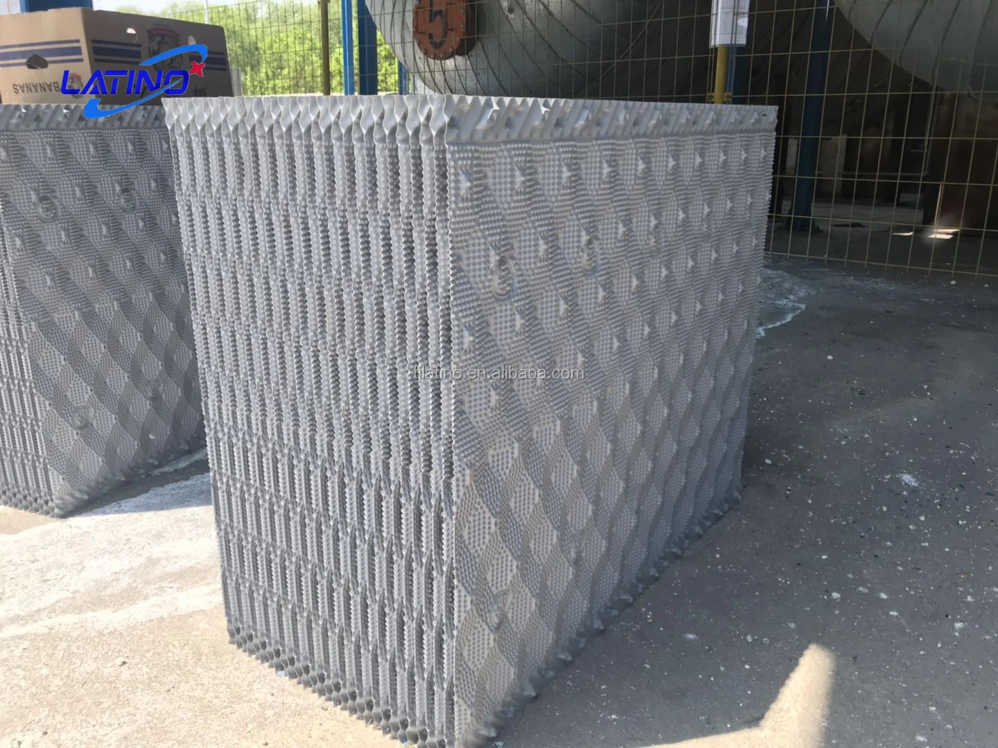 Охлаждающая башня для перекрестного потока, охлаждающая башня