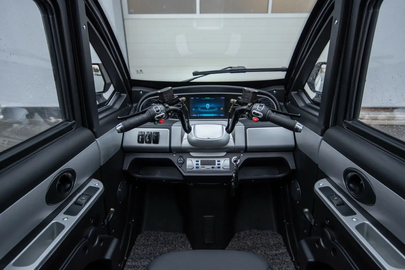 SX-UM2 Лидер продаж большие роскошные кабины пространство полная кабина закрытые 3 Wheeler управления стеклоподъемником инвалидов трехколесный мотоцикл для взрослых