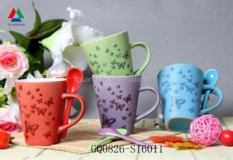 2020 Factory direct matt black ceramic mug with hand paint flower