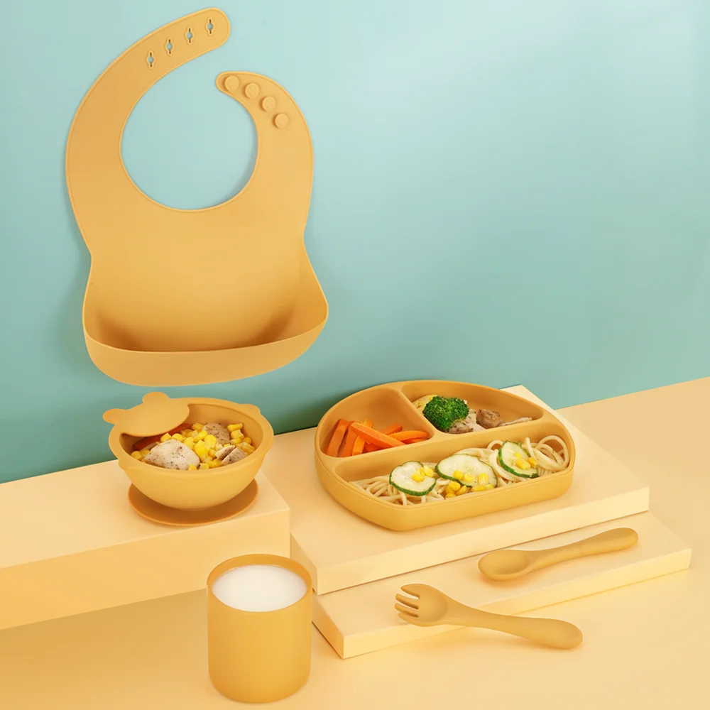 Food Grade Baby Led Weaning Supplies Non Slip Baby Bowl Plate and Spoons BPA free Silicone Baby Feeding Set