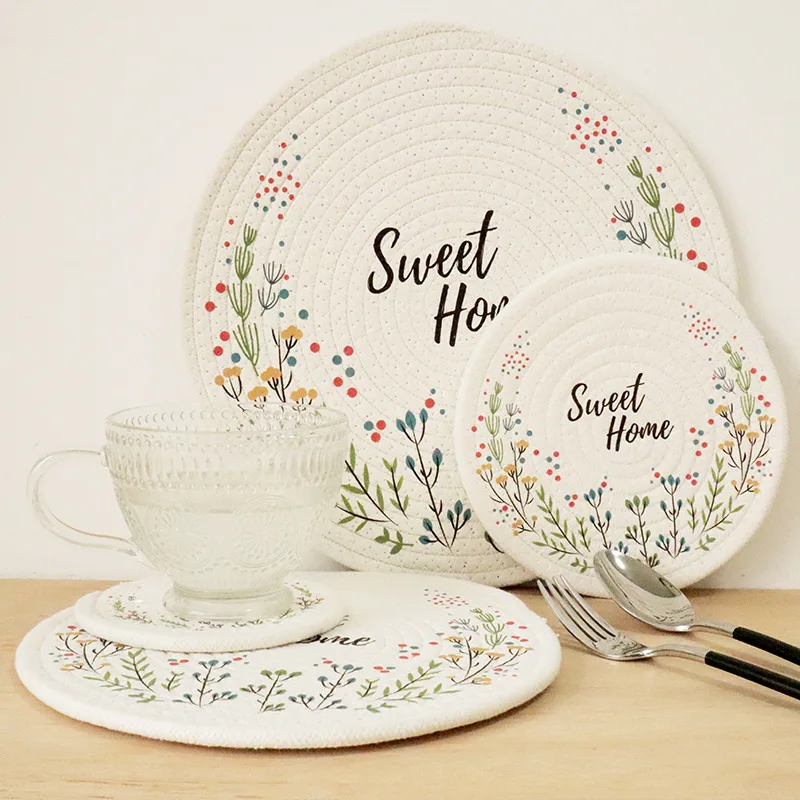 Japanese Printed Strawberry round Woven Cotton Insulated Placemats and Plate Mats Insulated Tea Coasters