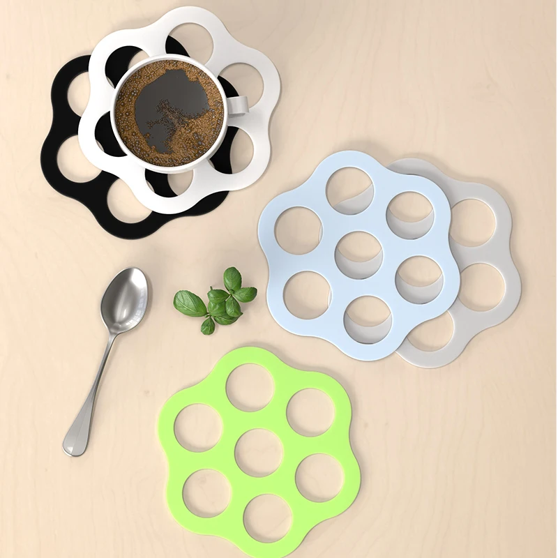 Household kitchen food-grade silicone insulation pads can withstand high temperatures of 300 degrees Celsius