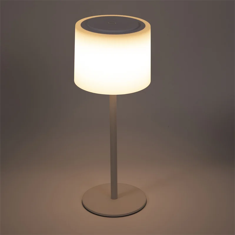 Nordic cordless lamp table design hotel restaurant metal rechargeable led table lamp with charging base