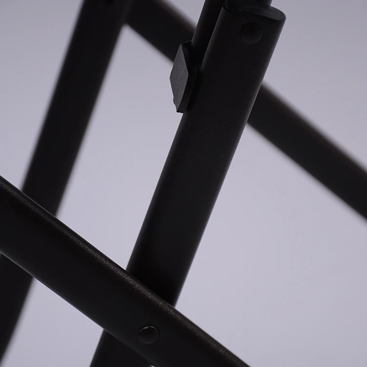 Wholesale modern casual design plastic table top non-slip foot dining table