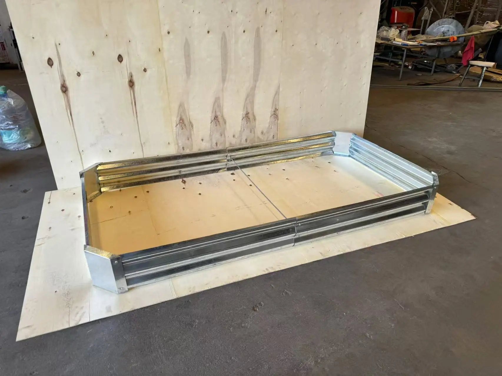 Metal   Planter Box Galvanized for Vegetables and Flowers Galvanized Low Rectangular Raised Garden Bed
