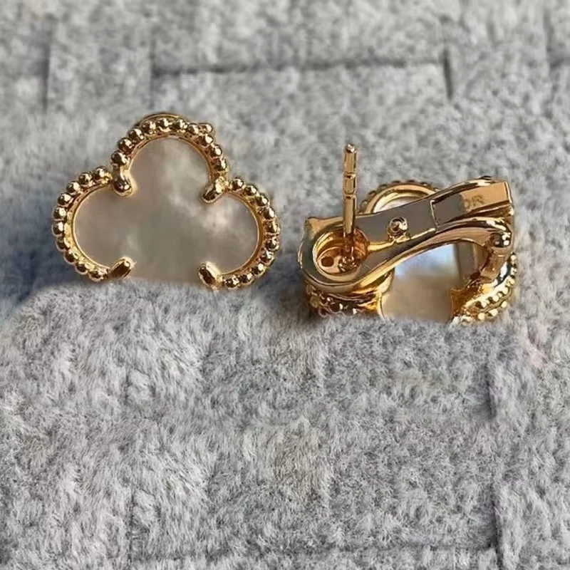 2024 New S925 Sterling silver four-leaf clover White Fritillaria Petals Fashion Earrings Women