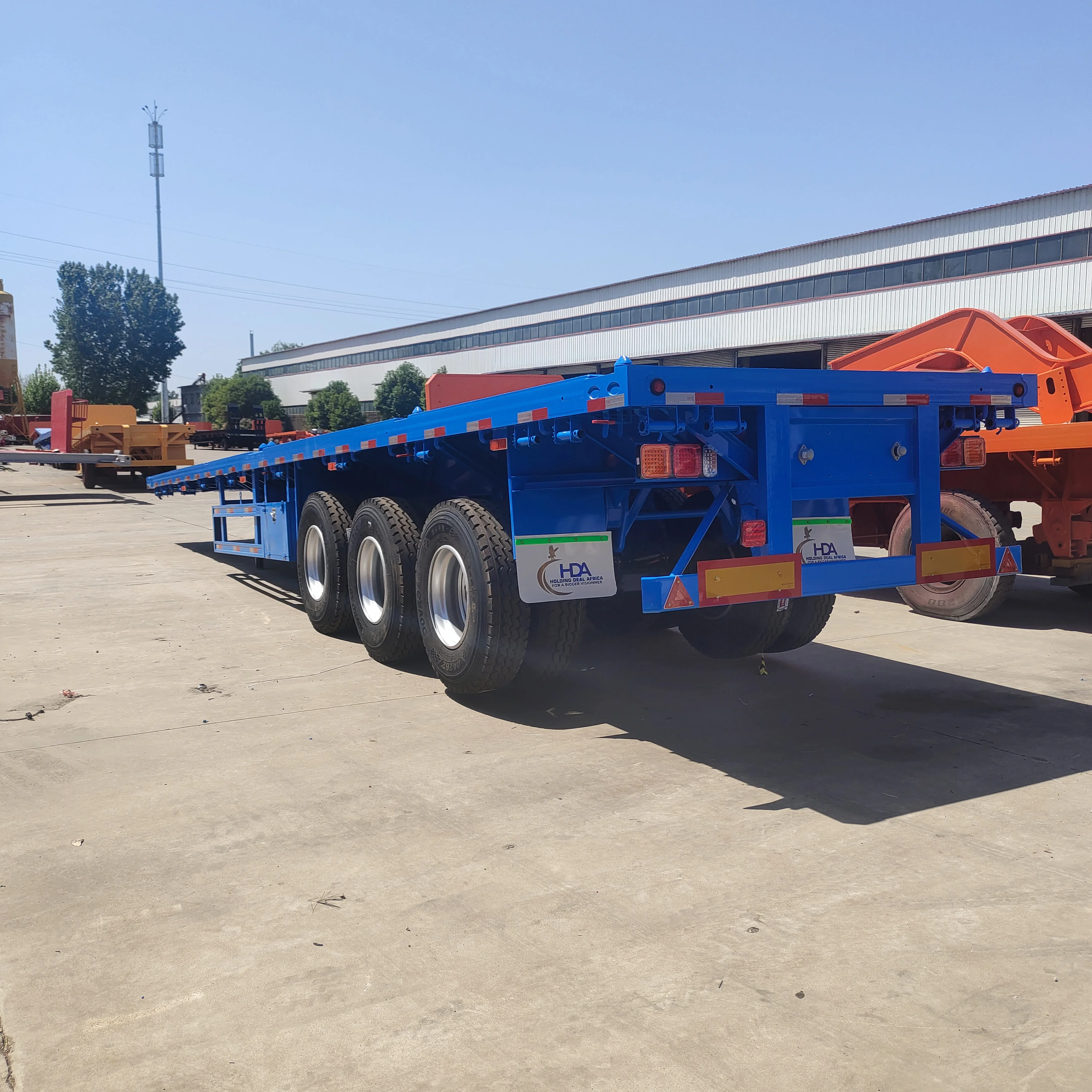 Factory prices for 40 foot and 45 foot flatbed trailers, 6-8 lock container flatbed trailers, bulk cargo transport trailers