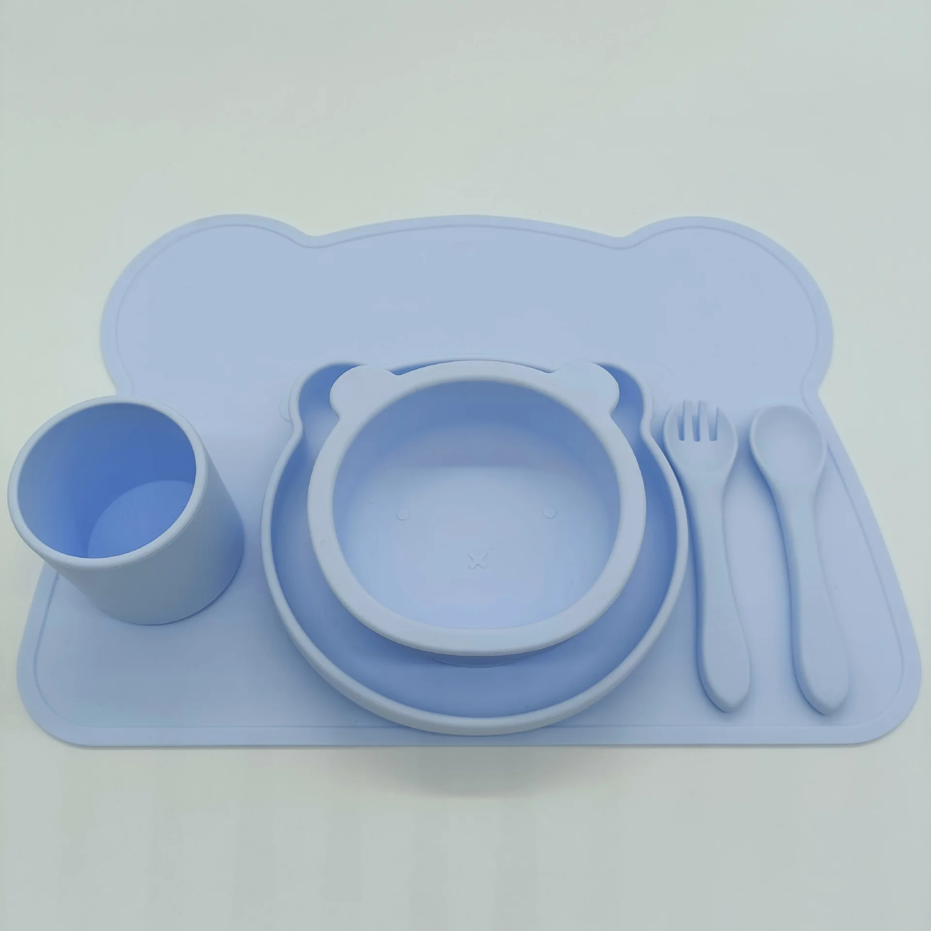 New Arrival Eco-friendly Non-toxic Strong Suction Bowl Spoon Set Feeding Bib Baby Silicone Bowl And Plate