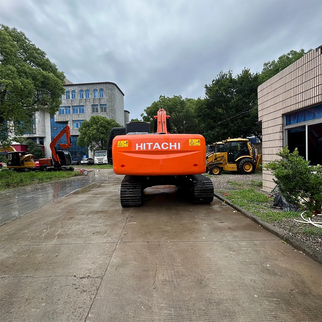 Used Original Hitachi ZX200 excavator crawler second-hand excavator with low price used excavators