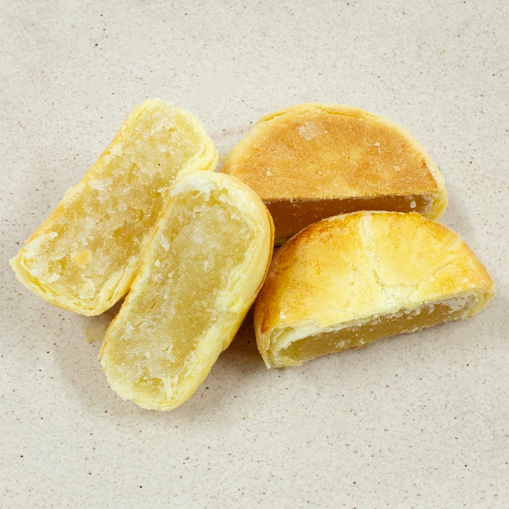 Wholesale Customized Delicious Pineapple Cake Chinese Traditional Snacks Food Packaged Durian Cake Pastry