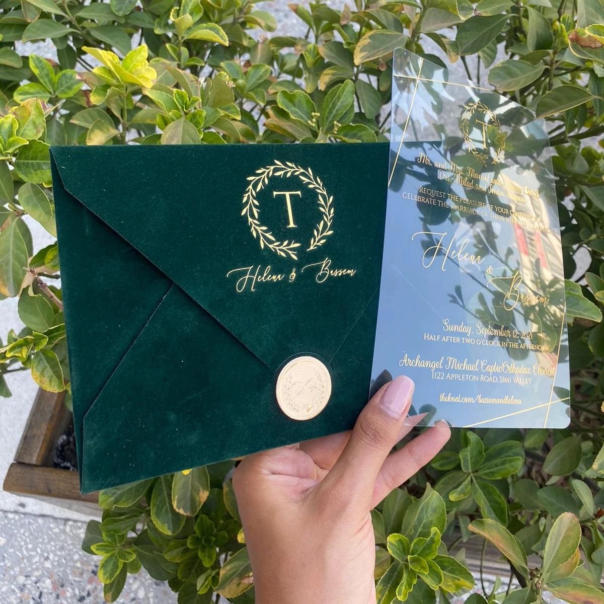 Оптовая продажа печатный Зеленый Изумрудный бархатный конверт акриловая открытка для свадебных церемоний в рустикальном стиле