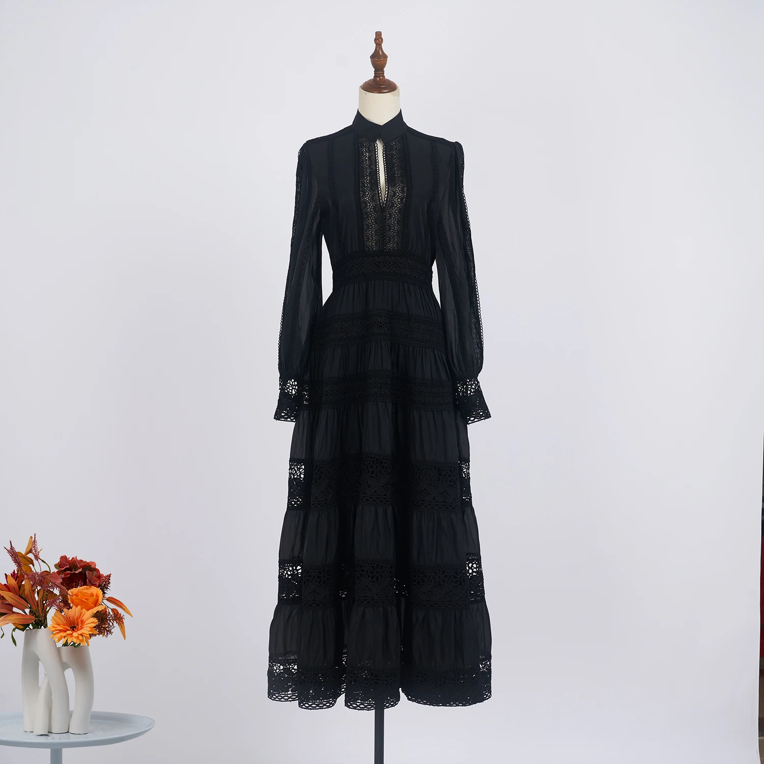 2024 Autumn New Fashionable and Elegant Long Skirt with Lace Splicing Design Lantern Sleeve Dress