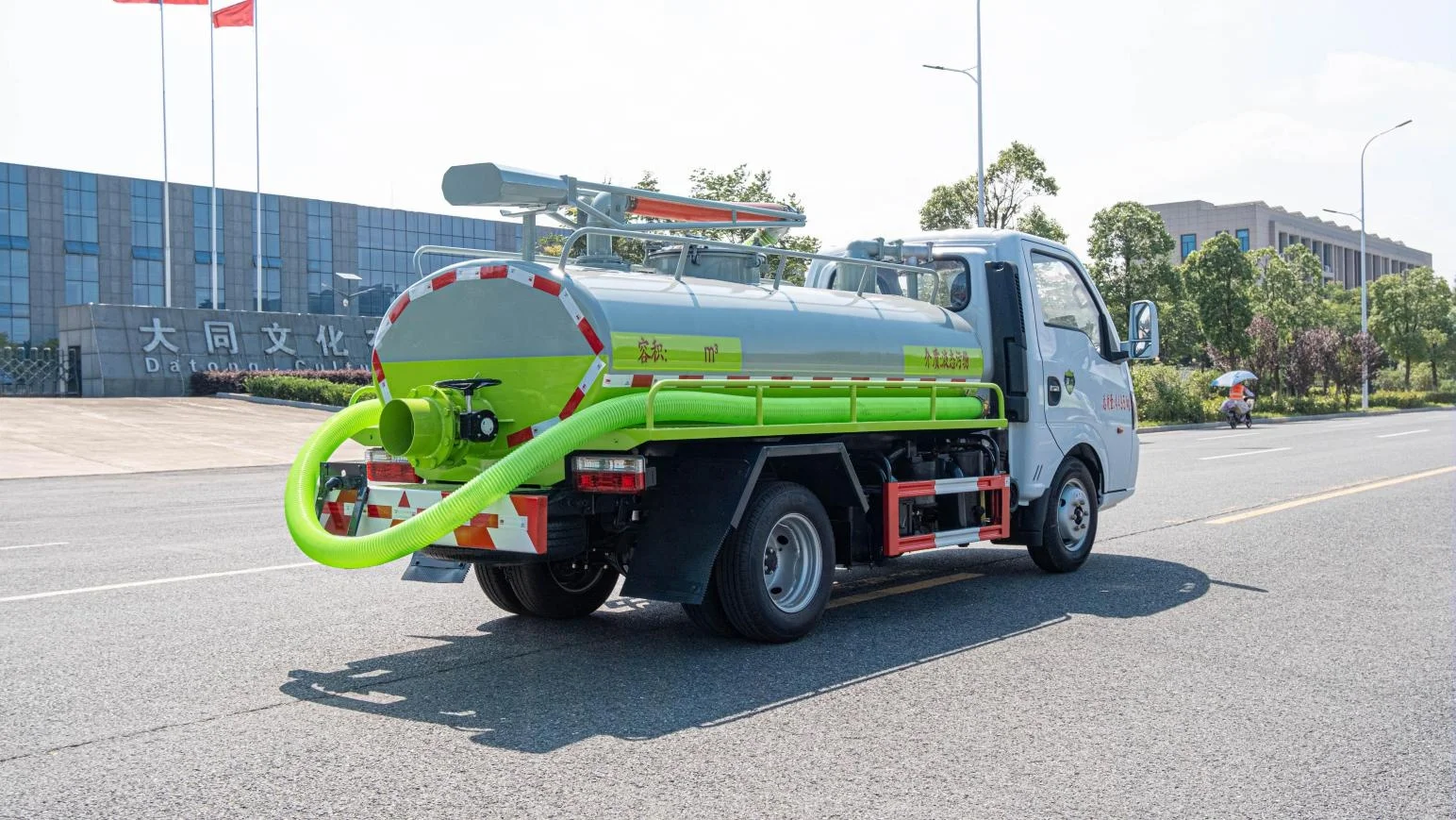 Dongfeng Mini Electric Septic Tank Truck used with Sucking Cart Sewer Suction