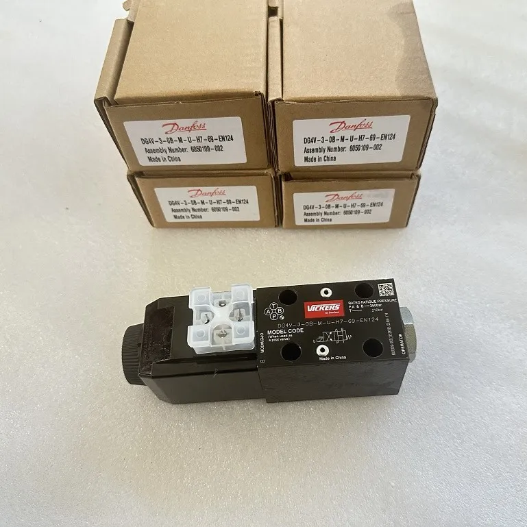 DG4V-3-0B-M-U-H7-69-EN124 клапан управления электромагнитным направленным клапаном Danfoss для машины литья под давлением