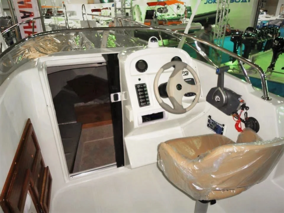 OPEN DECK PLEASURE FIBERGLASS HULL BOAT SAFTER 680 WALK AROUND