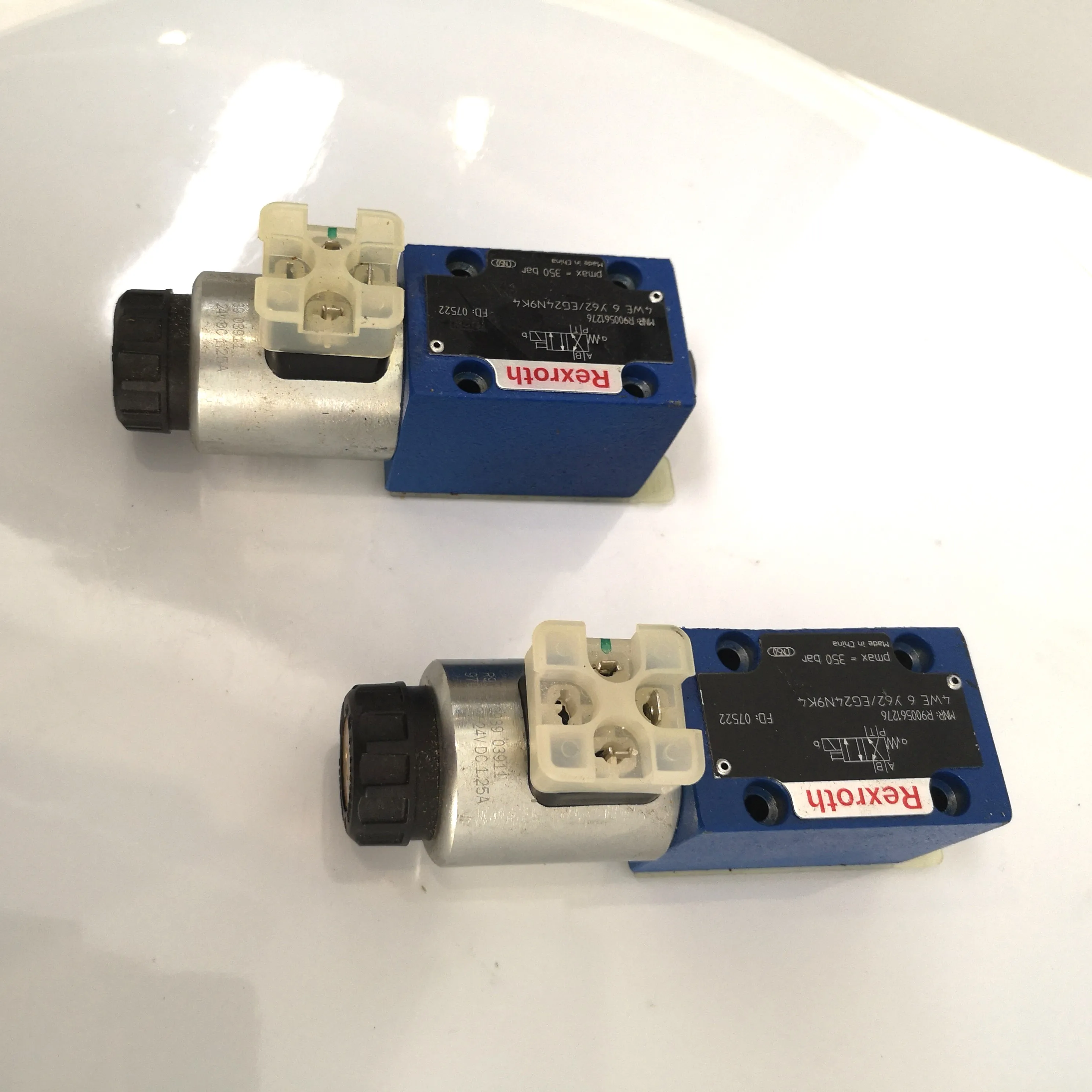 4we6y62/Eg24n9K4 R900561276 Solenoid Directional Valve for Rexroth in Stock