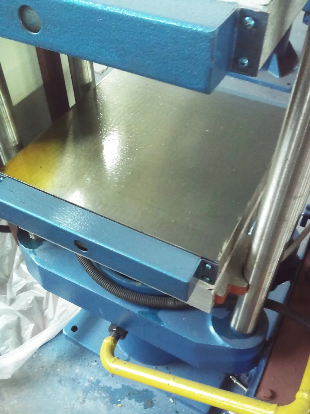 Platen curing press machine/ interlock rubber tiles hydraulic press / rubber floor hot molding press