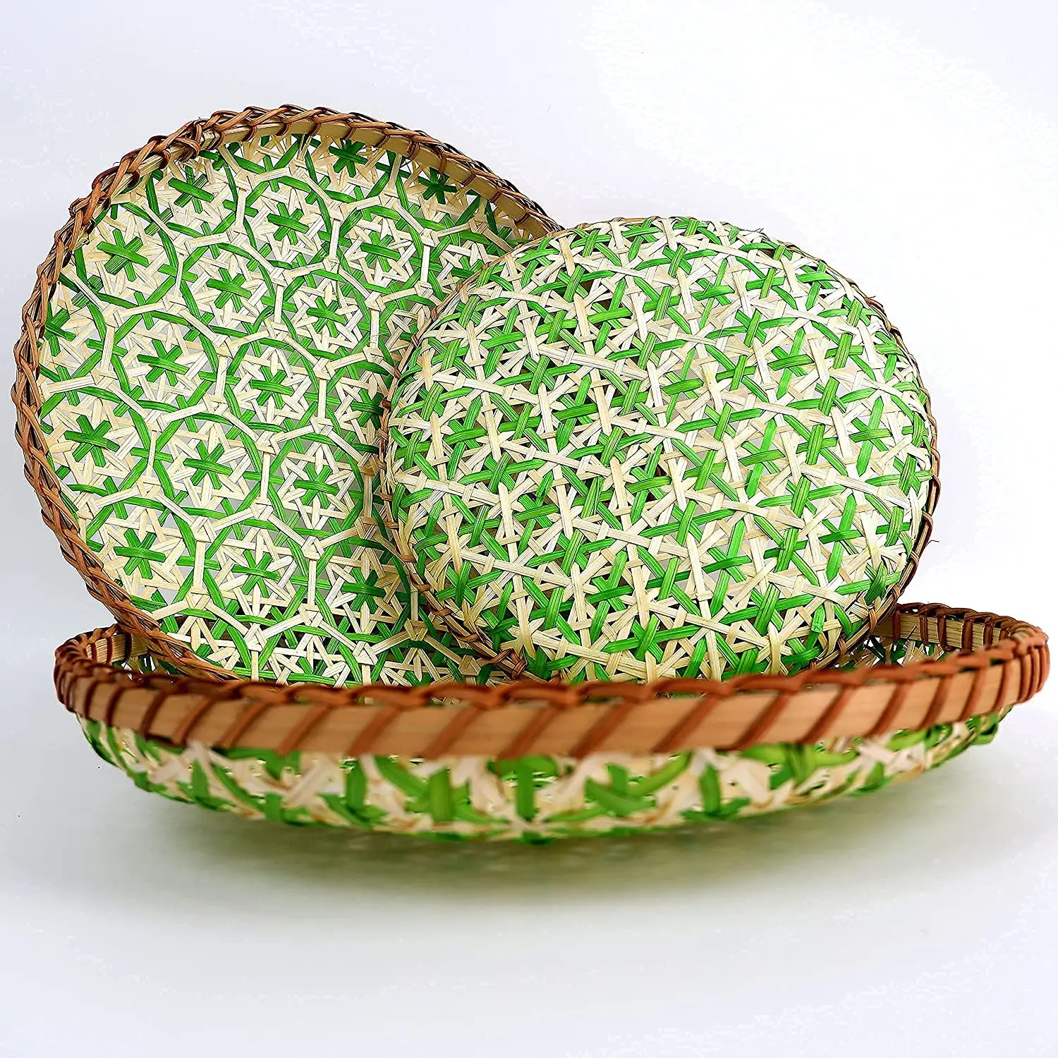 China Manufacturer Natural Bamboo Flat Art Woven Decorative Fruit Flat Basket Seagrass Wall Hanging Bamboo Basket