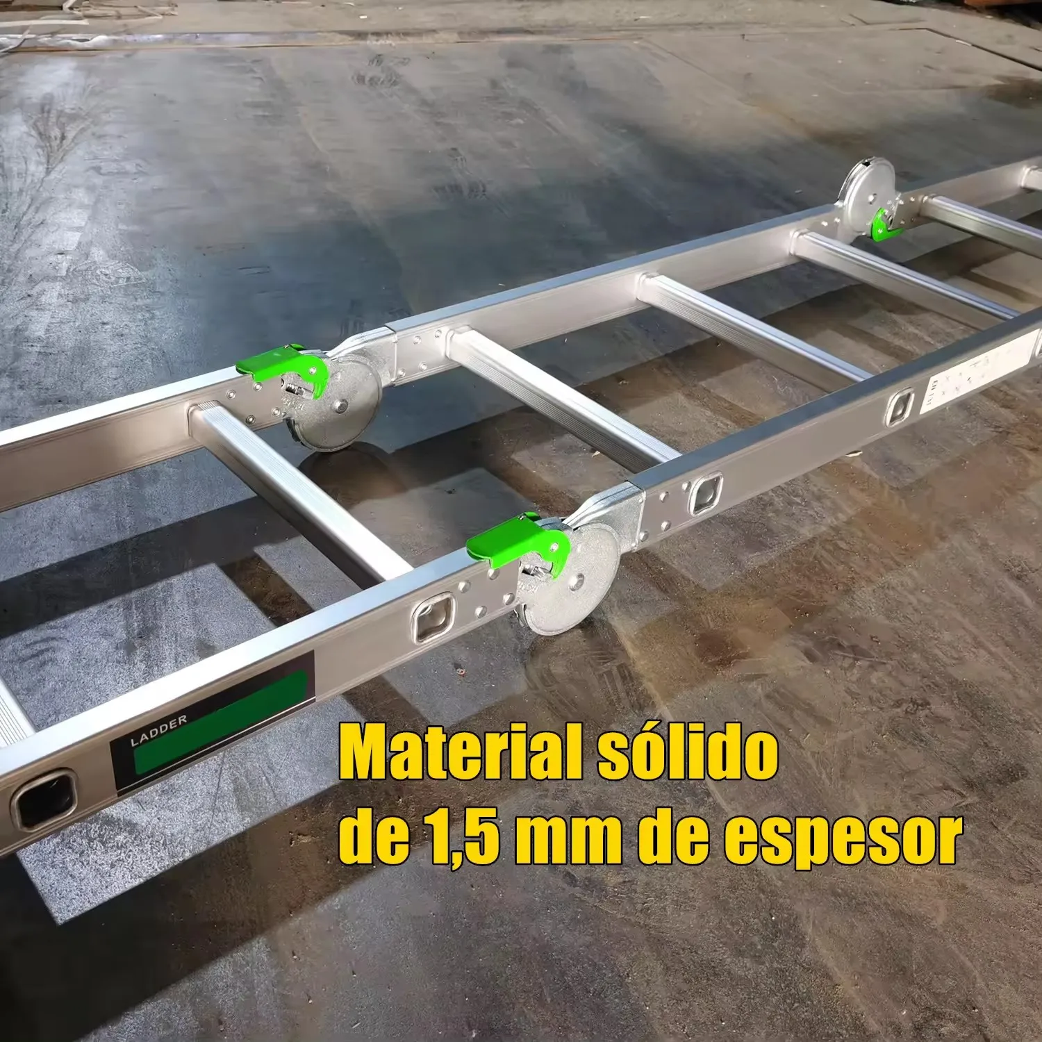 Escalera plegable de aluminio de espesor de 1,5 mm con bisagra de conexion grande