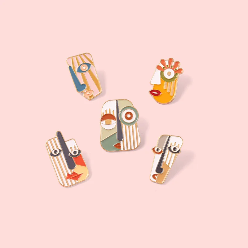 Wholesale personality mask Alloy dripping brooch artwork commemorative medallion Metal badge Brooch bag clothing accessories