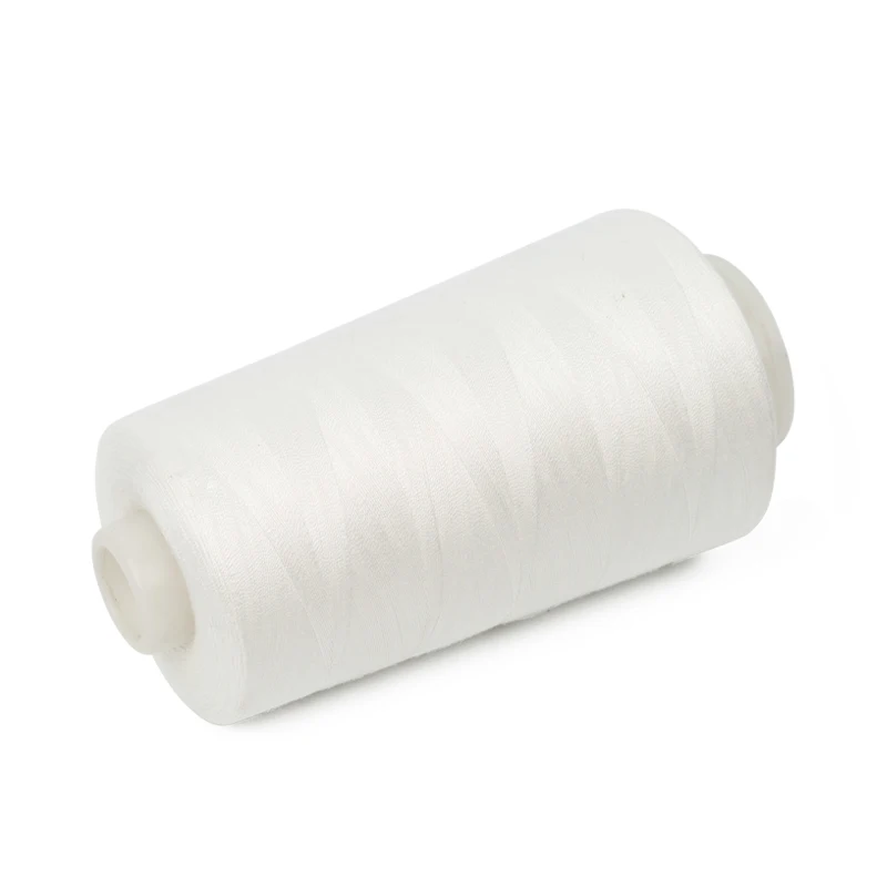 В наличии 100% крашеная полиэфирная швейная нить для швейных принадлежностей 40/2 40/3