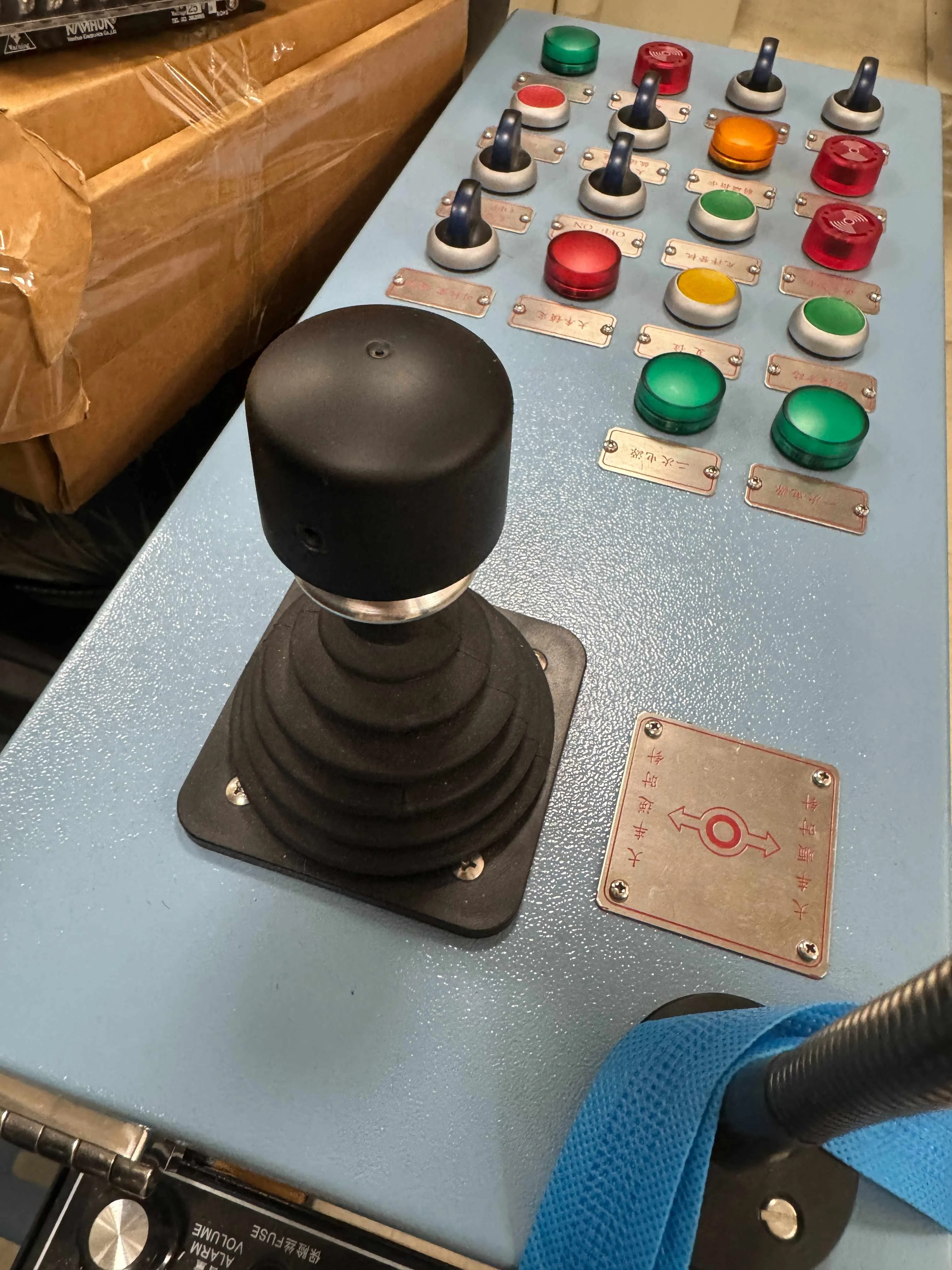 2024 Hot Selling Good Price Easy Maintenance Joystick Controller With Analog Output for Cranes and Excavators