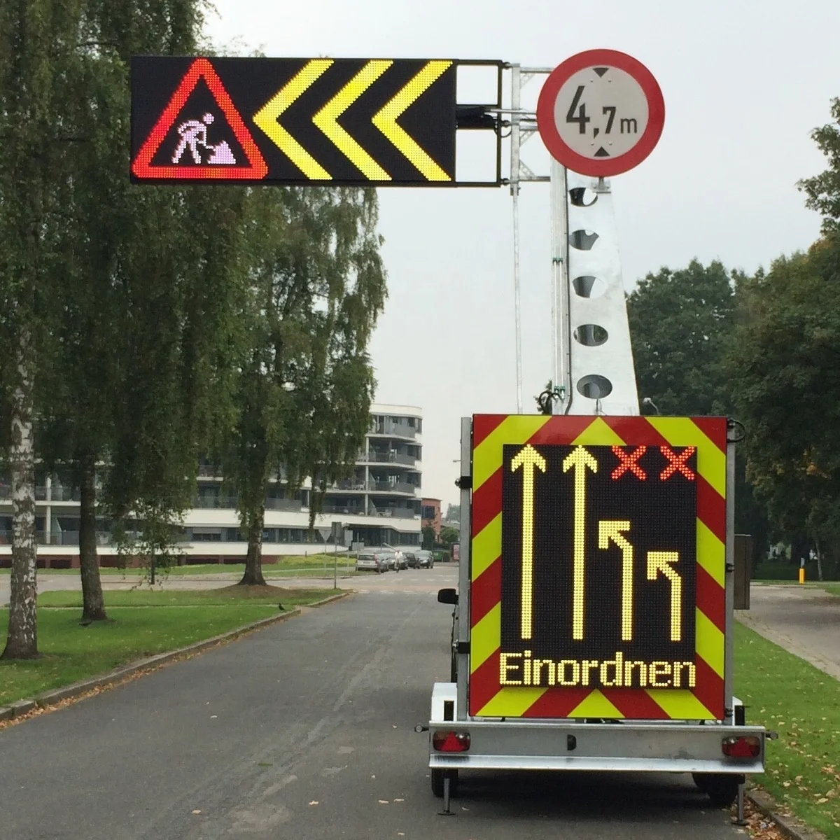 Mobile Variable message sign solar trailer sign portable trailer LED signs radar speed Led trailer message board road safety