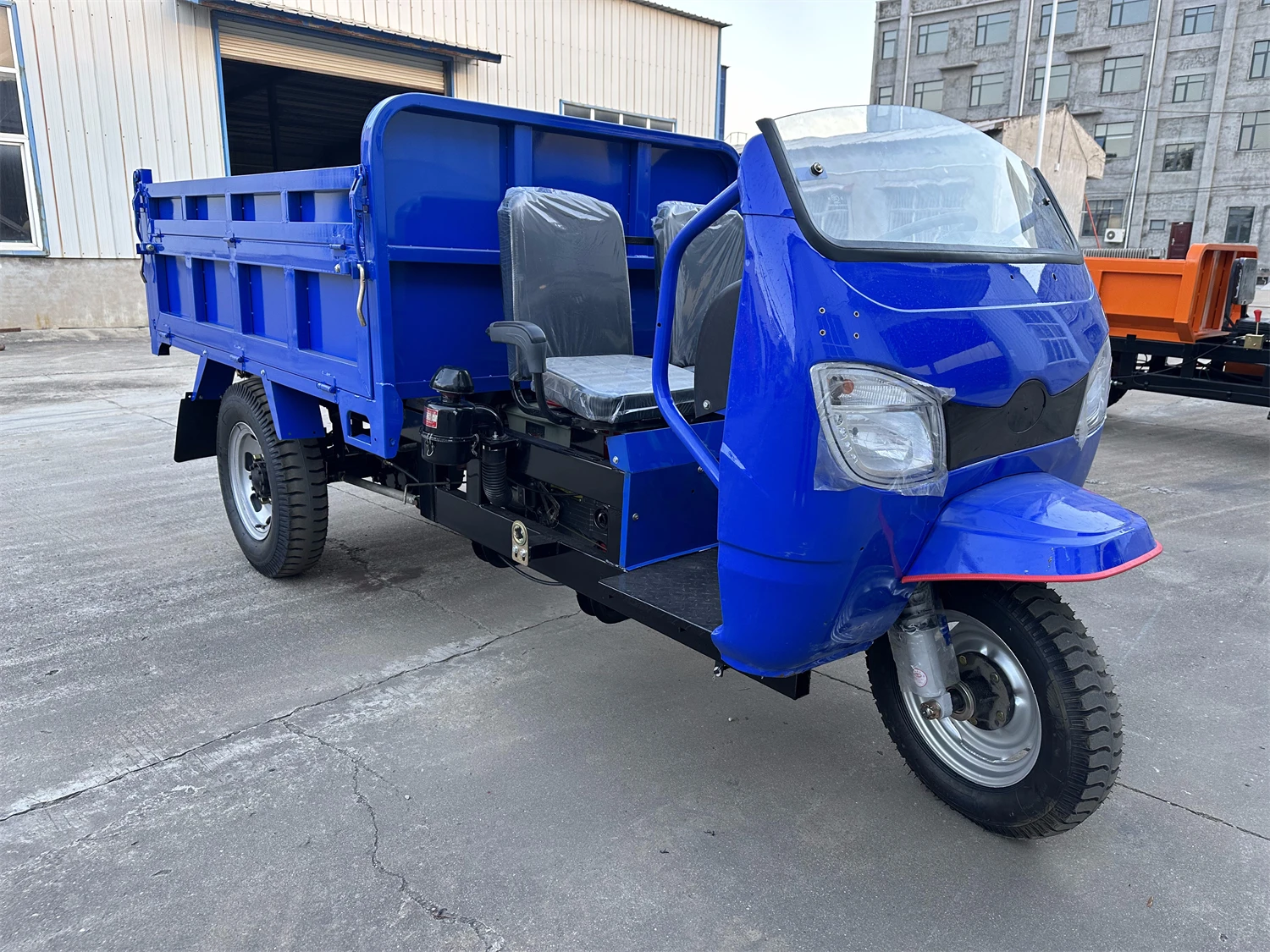 Huansheng Large Size Truck Cargo Diesel 4t Diesel 3-wheel Cargo Tricycle