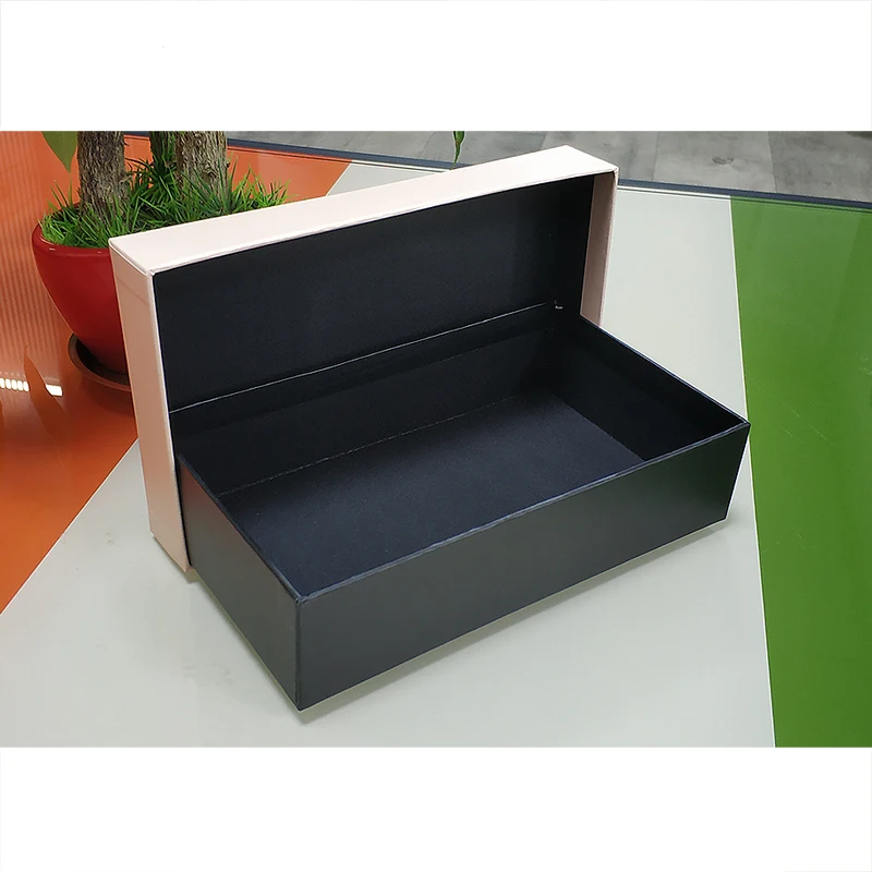 Beautifully Designed Kraft Cardboard Lid Base Box Ladies Underwear Socks Fur Food Packaging UV Embossing Matt Lamination