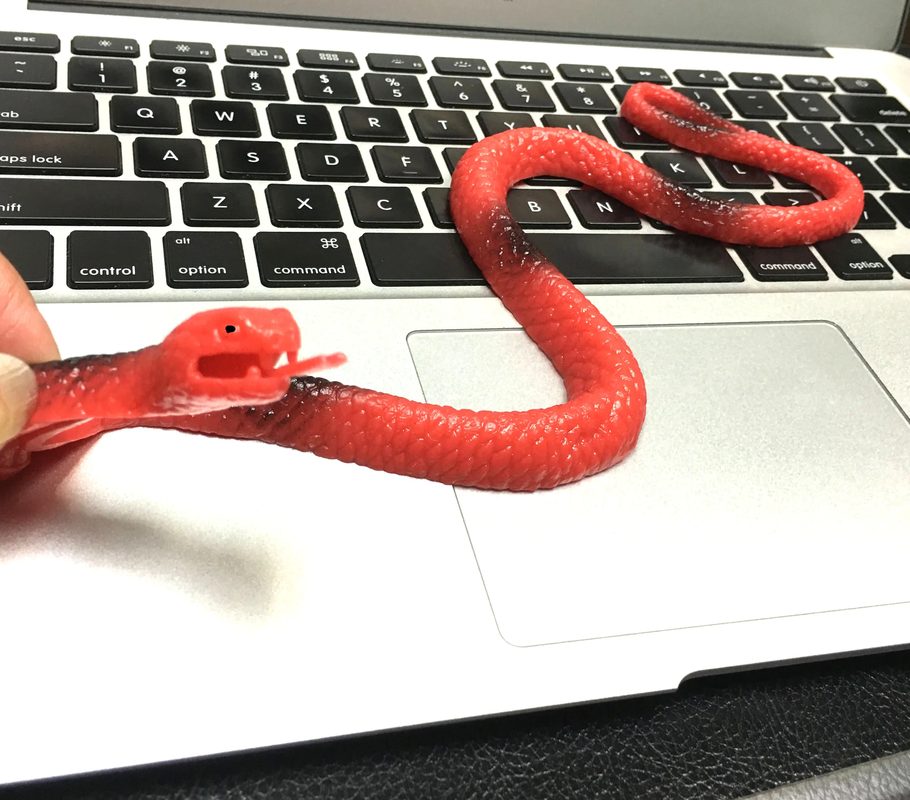 Искусственная резиновая змея детская игрушка для супермаркета