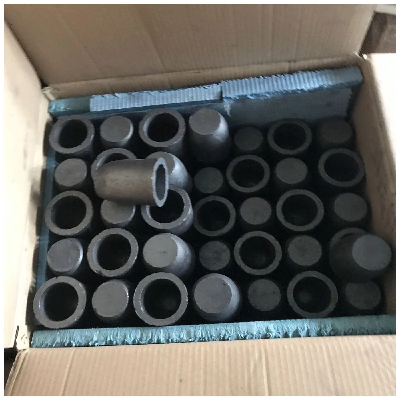 Molded pressing clay graphite crucible factory price rate directly custom and supply